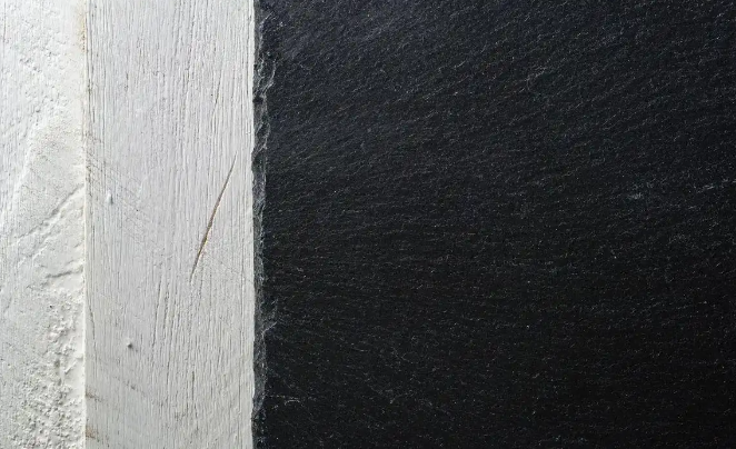 仿石漆黑底漆 vs 透明底漆:咋选不踩坑?